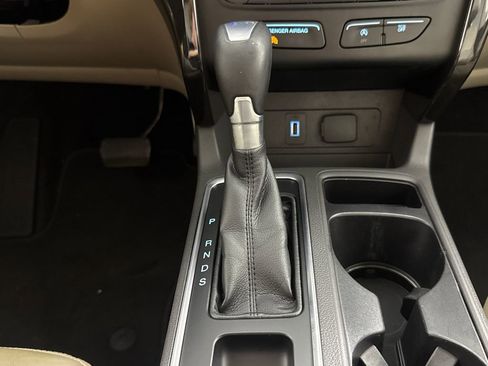 Used 2017 Ford Escape Titanium FWD image 19