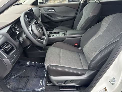 Used 2023 Nissan Rogue SV image 14