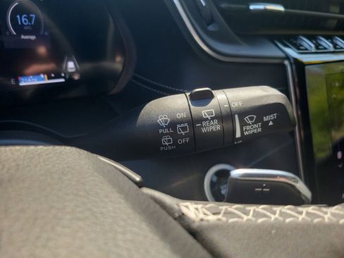 Used 2024 Jeep Grand Cherokee Altitude image 7