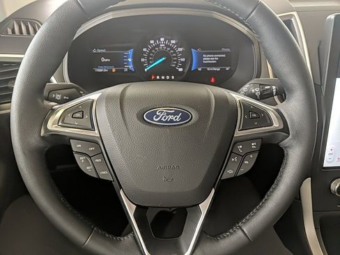 Used 2024 Ford Edge SEL w/ Convenience Package image 16