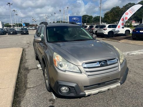 Used 2014 Subaru Outback 2.5i Limited AWD/4WD image 2