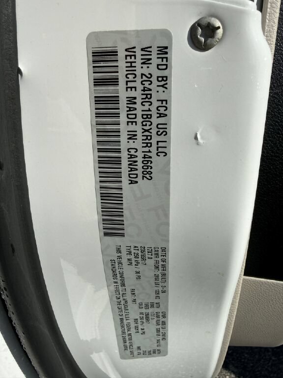 Used 2024 Chrysler Pacifica Touring-L FWD image 38