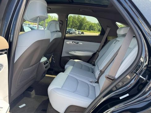 Used 2026 Genesis GV70 2.5T Advanced AWD/4WD image 7