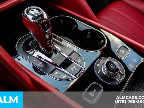 Used 2023 Bentley Bentayga image 40
