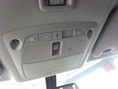 Used 2019 Nissan Pathfinder SL w/ SL Premium Package FWD image 13