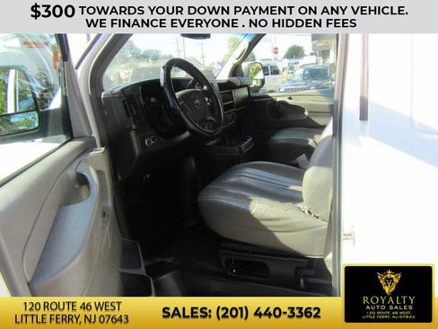 Used 2015 GMC Savana 2500 image 22