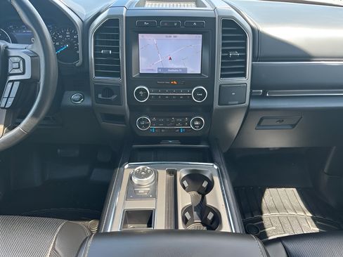 Used 2020 Ford Expedition XLT w/ Equipment Group 202A RWD image 25