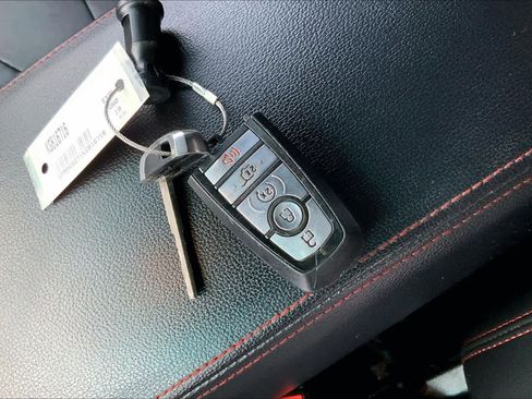 Used 2019 Ford Explorer Sport image 13