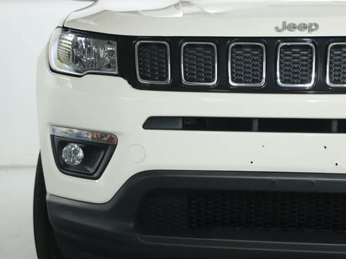Used 2017 Jeep Compass Latitude w/ Popular Equipment Group AWD/4WD image 6