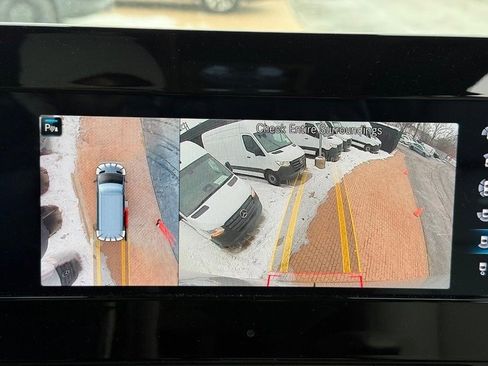 Used 2021 Mercedes-Benz Sprinter 2500 image 20