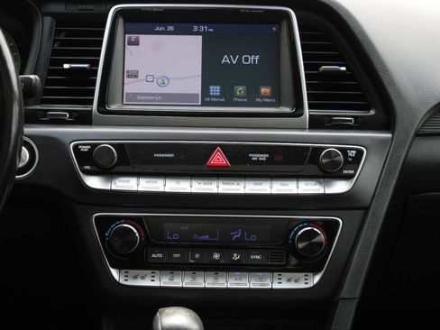Used 2019 Hyundai Sonata Limited w/ Ultimate Package 04 FWD image 33