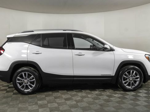Used 2023 GMC Terrain SLT image 14