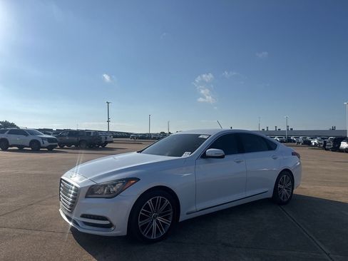 Used 2019 Genesis G80 3.8 RWD image 9