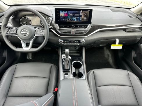 New 2025 Nissan Altima 2.5 SR w/ SR Premium Package image 16