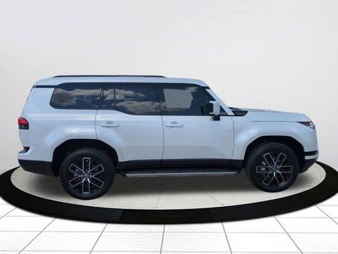 Certified 2025 Lexus GX 550 w/ Cold Area Package image 3