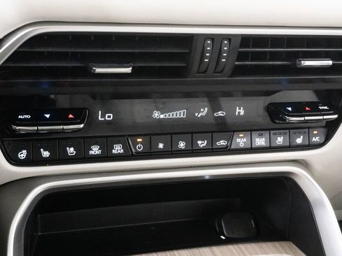 Used 2024 MAZDA CX-90 Plug-In Hybrid w/ Premium Plus AWD/4WD image 22