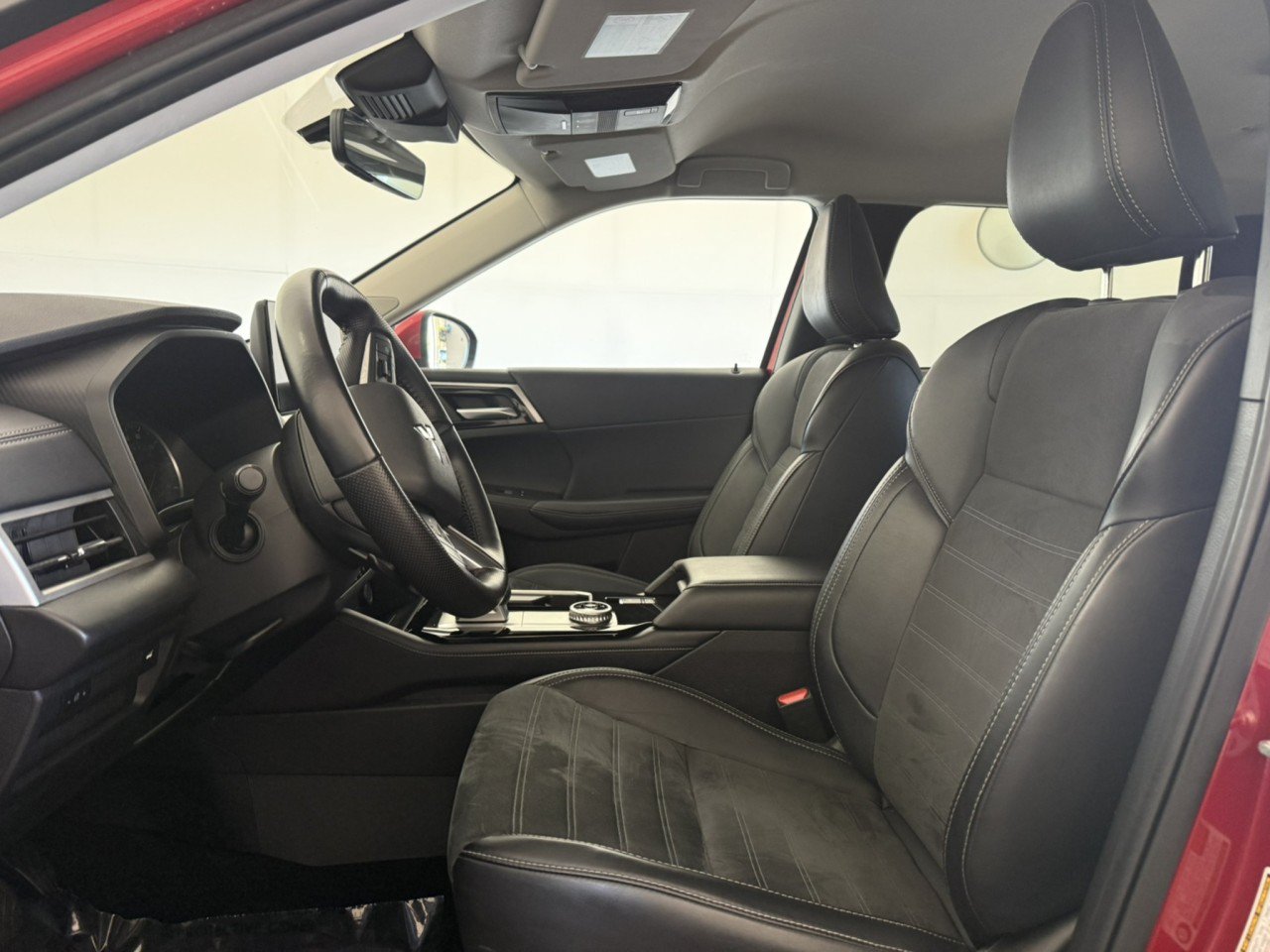Used 2025 Mitsubishi Outlander SE AWD/4WD image 15
