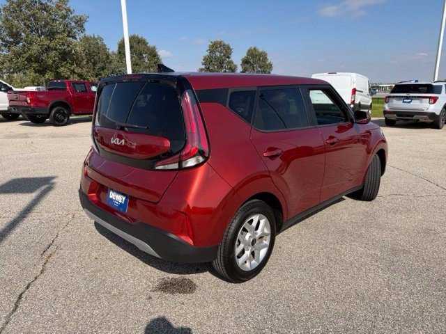 Used 2024 Kia Soul LX w/ Option Group 015 FWD image 9
