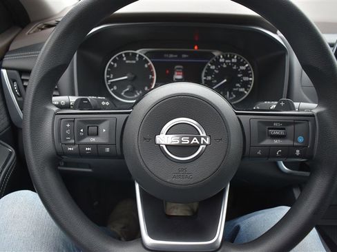 Used 2023 Nissan Rogue SV AWD/4WD image 14