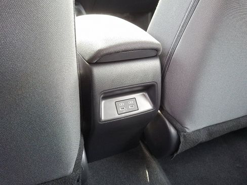 Used 2025 Toyota Corolla LE FWD image 12