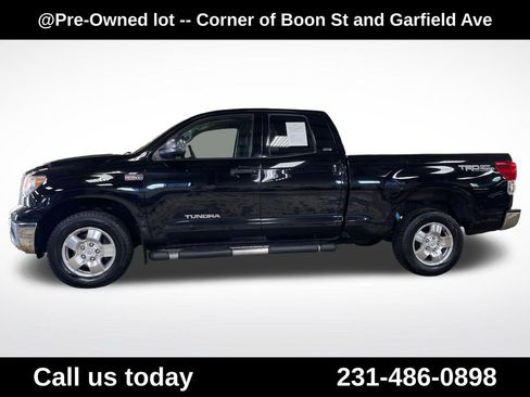 Used 2011 Toyota Tundra 4x4 Double Cab w/ TRD Off-Road Pkg image 2
