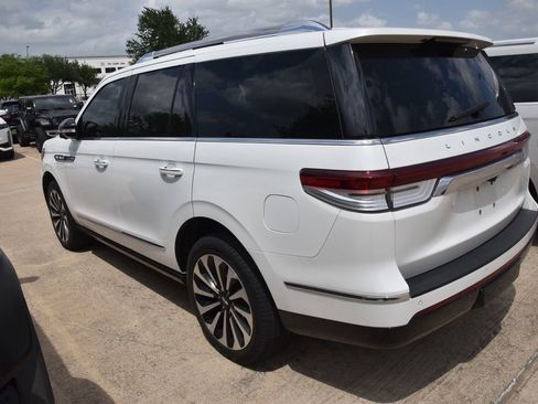 Certified 2024 Lincoln Navigator Reserve AWD/4WD image 7