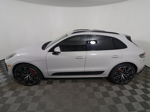 Used 2024 Porsche Macan S image 2