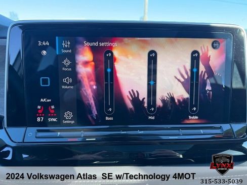 Used 2024 Volkswagen Atlas SE image 22