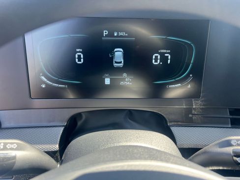 Used 2025 Kia Sportage LX FWD image 40