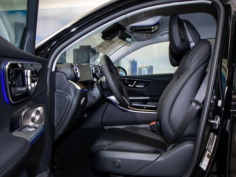 Certified 2025 Mercedes-Benz GLC 350e GLC 350e image 21