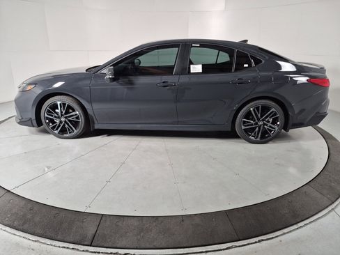 New 2026 Toyota Camry Hybrid image 2