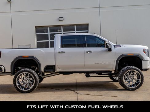 Used 2020 GMC Sierra 2500 Denali w/ Denali Ultimate Package image 10