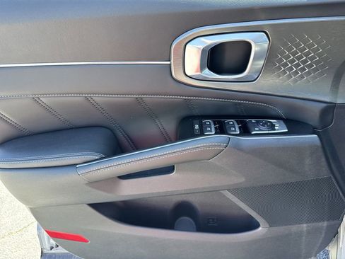 Used 2022 Kia Sorento SX image 10