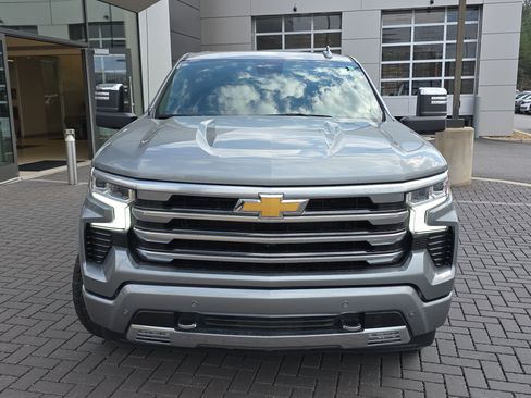 Used 2024 Chevrolet Silverado 1500 High Country w/ High Country Premium Package image 2