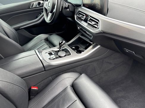 Used 2022 BMW X5 xDrive40i w/ M Sport Package AWD/4WD image 31