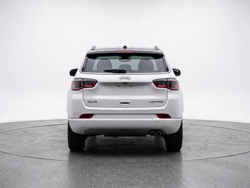 Used 2025 Jeep Compass Limited AWD/4WD image 7
