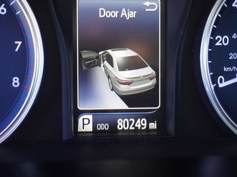 Used 2017 Toyota Camry LE FWD image 8