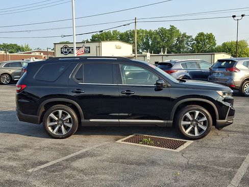 Used 2025 Honda Pilot Elite image 7
