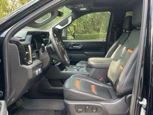 Used 2025 GMC Sierra 2500 AT4 w/ AT4 Premium Plus Package AWD/4WD image 5