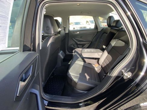 Certified 2024 Volkswagen Jetta SE FWD image 24