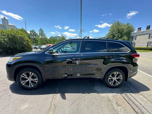 Used 2018 Toyota Highlander Plus w/ Protection Package #3 AWD/4WD image 7