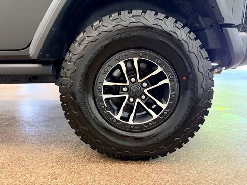 Used 2024 Jeep Wrangler Unlimited Sport AWD/4WD image 24