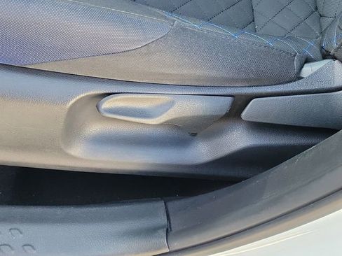 Used 2021 Toyota C-HR XLE image 18