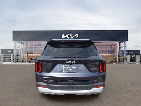 New 2025 Kia Sorento LX FWD image 5