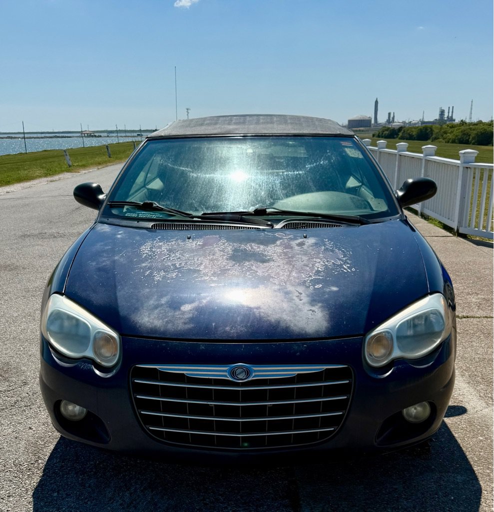 Used 2005 Chrysler Sebring Touring FWD image 2