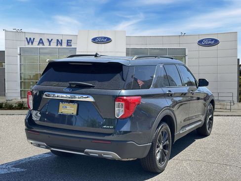Certified 2022 Ford Explorer XLT w/ Equipment Group 202A AWD/4WD image 5