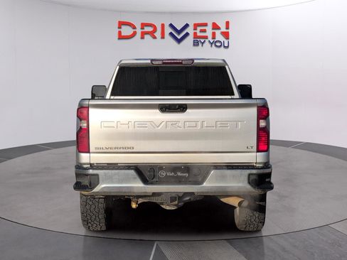 Used 2022 Chevrolet Silverado 2500 LT w/ Convenience Package image 4