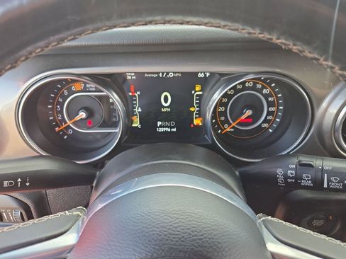 Used 2019 Jeep Wrangler Unlimited Sahara w/ Safety Group image 19