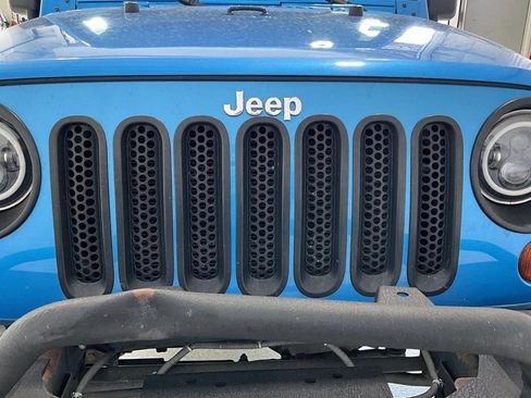 Used 2010 Jeep Wrangler Unlimited Sport AWD/4WD image 27
