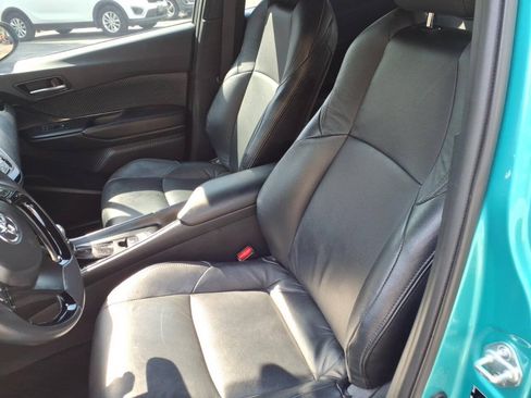 Used 2018 Toyota C-HR XLE FWD image 14